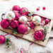 KI-generiertes Bild,18-20 Design Glas Weihnachtskugeln 6cm Festive Pink Christbaum Dekokugel