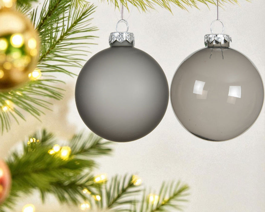 KI-generiertes Bild,4 XL Glas Weihnachtskugeln 8cm Grau - Warm Grey - Christbaum Dekokugel