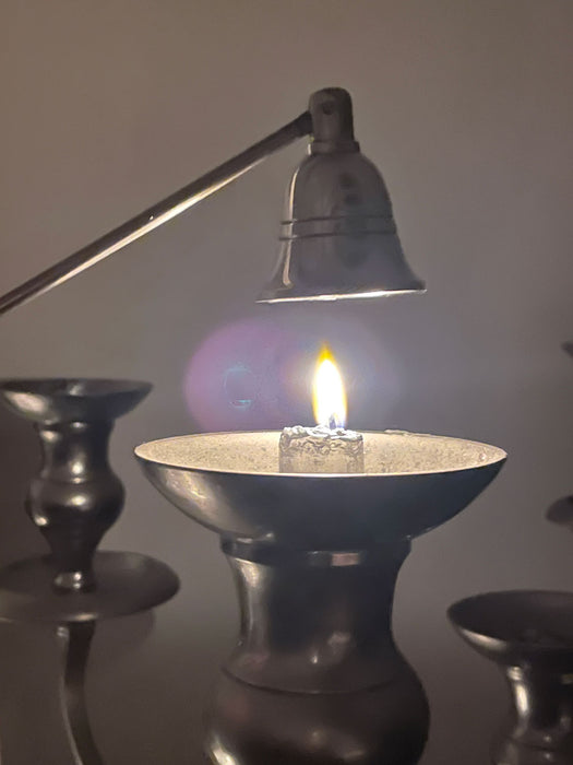 KI-generiertes Bild,Exklusiver Kerzenlöscher Alu Silber Stern 27cm beweglicher Dochtlöscher