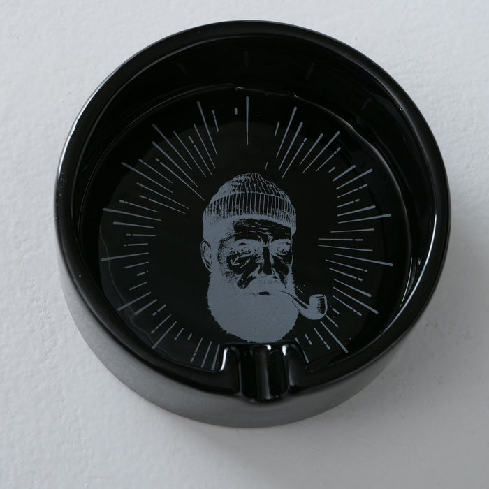 KI-generiertes Bild,Aschenbecher Sylt Schwarz Kapitän 10cm Maritim Keramik Ashtray