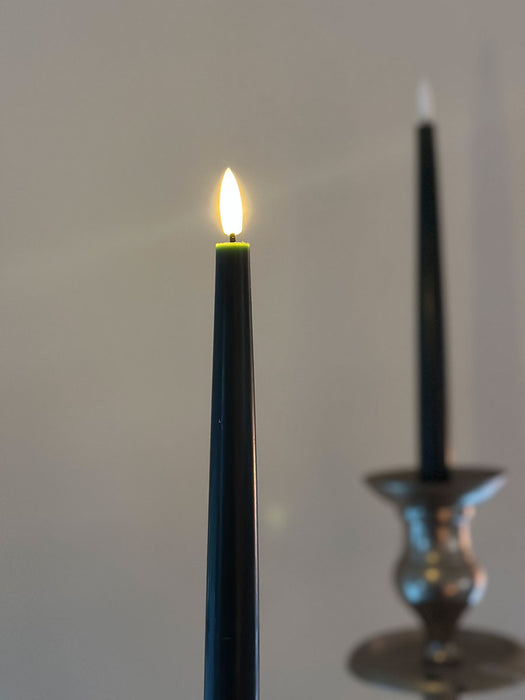 KI-generiertes Bild,LED 3D Stabkerzen Ribe 4´er Set Grün 26cm mit Timer Fernbedienung flackernde Kerze
