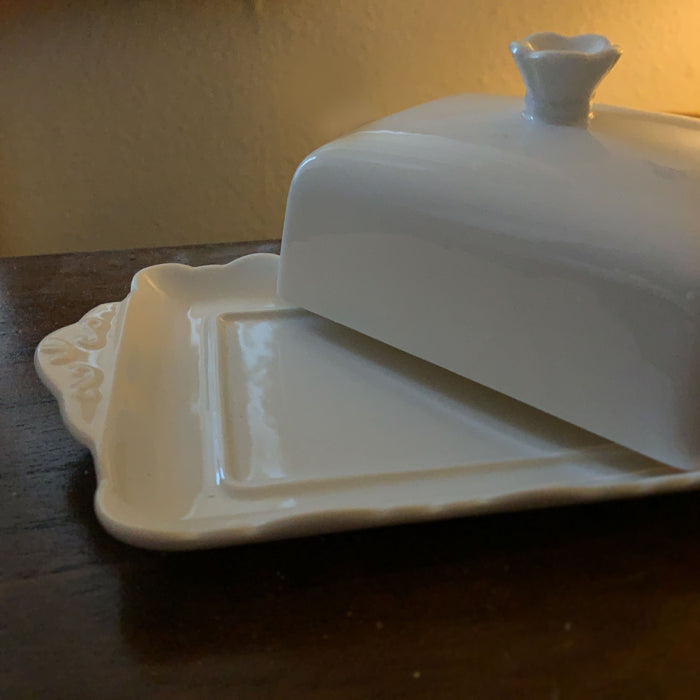 KI-generiertes Bild,Vintage XL Porzellan Butterdose 19cm Weiß Deckel 250g Butterglocke Butterschale