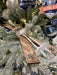 KI-generiertes Bild,2 Deko-Objekt Holz-Schild Wappen Berge Alpine Winter Christbaum-Hänger