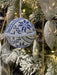 KI-generiertes Bild,2 Design XL Weihnachtskugeln 8cm Blau Weiß Stoff Kunststoff Baumkugel Deko
