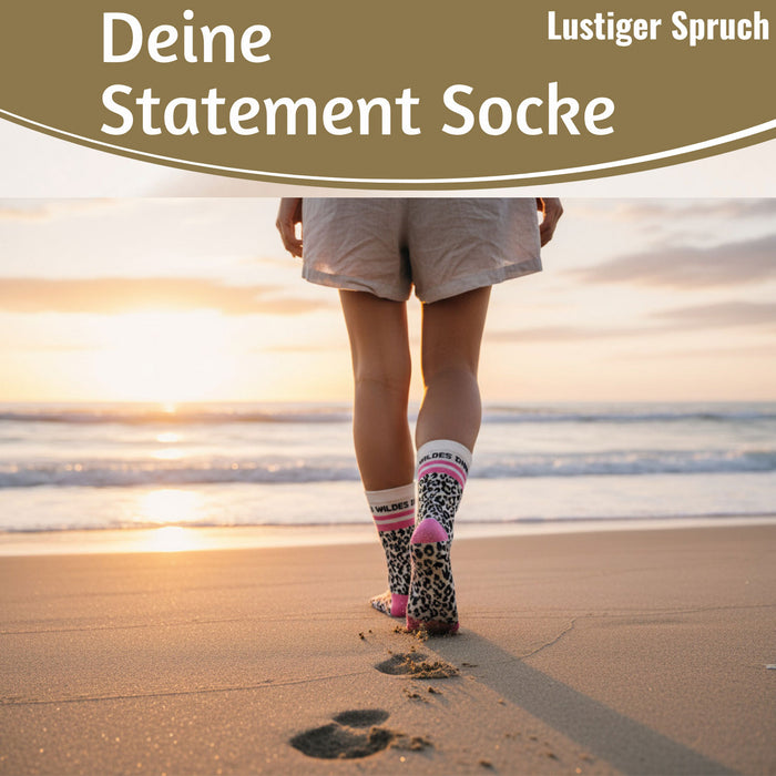 KI-generiertes Bild,Coole lustige Socke Gr. 36-40 Spruch "Du Wildes Ding" Leo Damen Witzig Geschenk