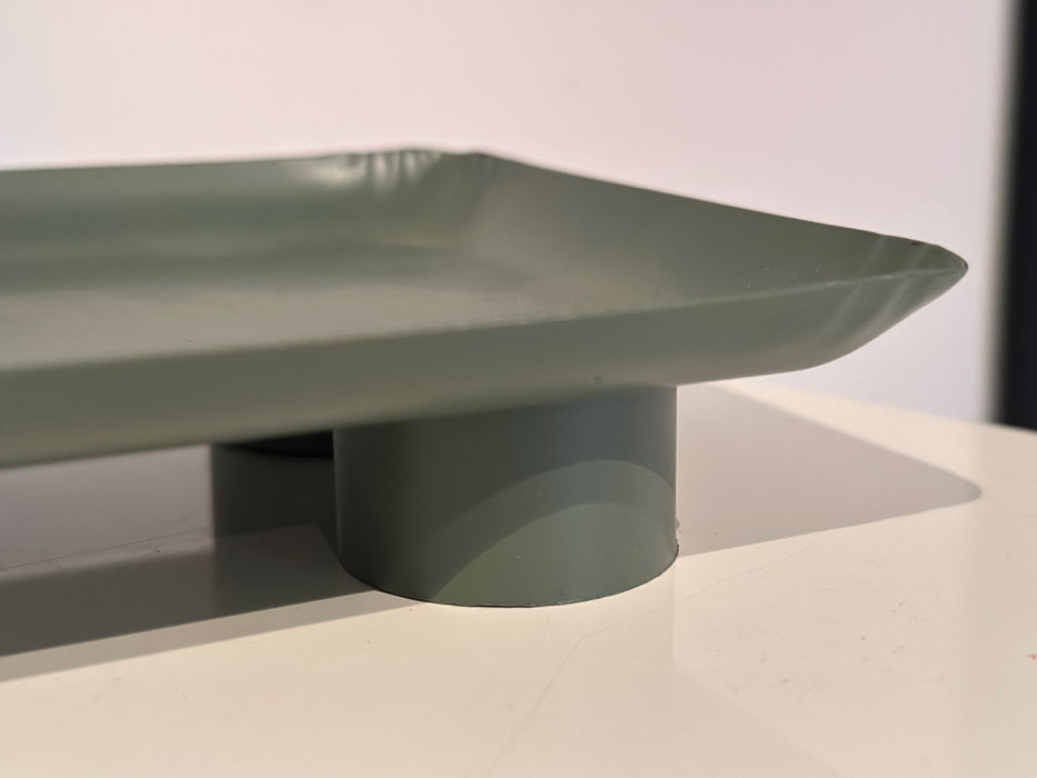 KI-generiertes Bild,Metall Deko Tablett 34x13cm Grün Rechteck Füße Kerzentablett Servierteller