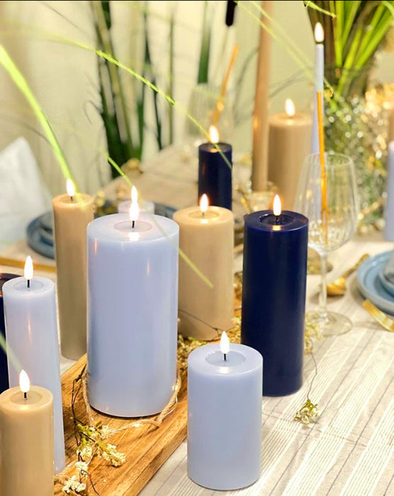 KI-generiertes Bild,Outdoor Real Flame 3D LED Stumpenkerze 15x10cm Blau Echtwachs flackernde Kerze