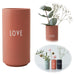 KI-generiertes Bild AJ Tischvase 11cm Love Rosa Design Letters Blumenvase Deko Väschen