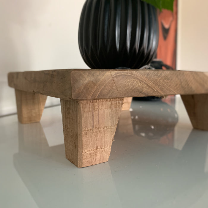 KI-generiertes Bild,Pflanzenhocker Teak Holz 20x7cm Eckig Mini Tisch Deko Tablett Blumenständer