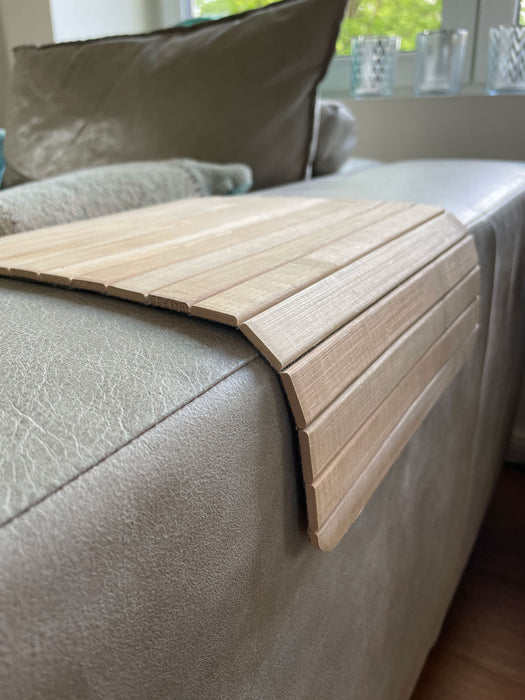 KI-generiertes Bild,Holz Sofatablett Natur Braun 44x24cm flexibles Couchtablett Armlehnen Ablage