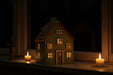 KI-generiertes Bild,Teelichthaus Lichterhaus Nyhavn 17cm Grün Bran Keramik Fachwerkhaus Teelichthalter