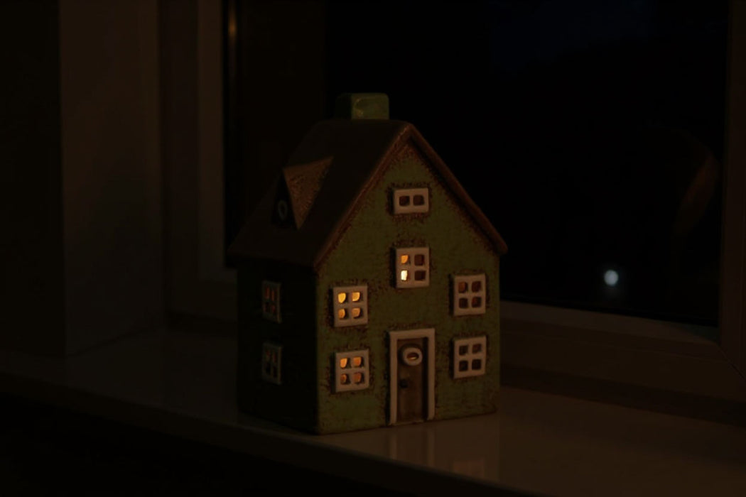 KI-generiertes Bild,Teelichthaus Lichterhaus Nyhavn 17cm Grün Bran Keramik Fachwerkhaus Teelichthalter