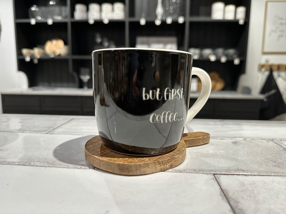 KI-generiertes Bild,XL Jumbo Kaffeebecher 420ml but first Coffee Schwarz Henkelbecher Kaffeetasse