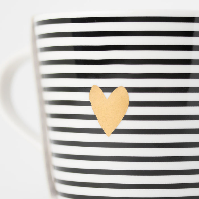 KI-generiertes Bild,Kaffeebecher 420ml Echt-Gold Motiv "Goldenes Herz" Schwarz Weiß Kaffeetasse