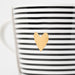 KI-generiertes Bild,Kaffeebecher 420ml Echt-Gold Motiv "Goldenes Herz" Schwarz Weiß Kaffeetasse