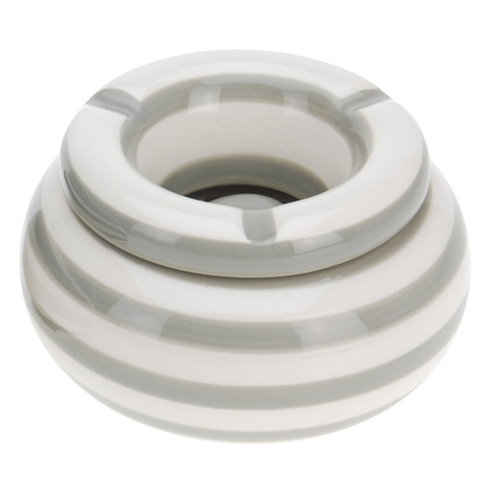 KI-generiertes Bild Sturmaschenbecher 11x6cm Maritim Beige Windaschenbecher Aschenbecher