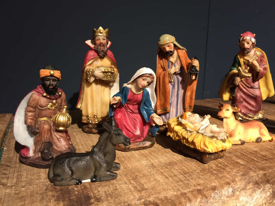 KI-generiertes Bild,Krippenfiguren Set 8 Figuren 11cm Traditionell Handbemalt Krippe Krippenset Xmas