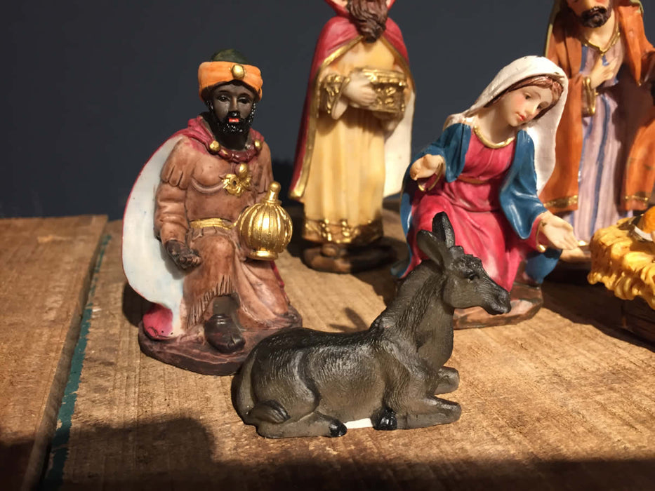 KI-generiertes Bild,Krippenfiguren Set 8 Figuren 11cm Traditionell Handbemalt Krippe Krippenset Xmas