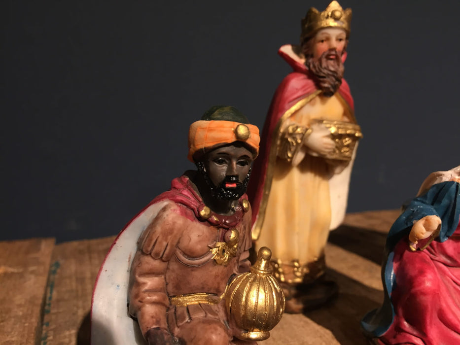 KI-generiertes Bild,Krippenfiguren Set 8 Figuren 11cm Traditionell Handbemalt Krippe Krippenset Xmas