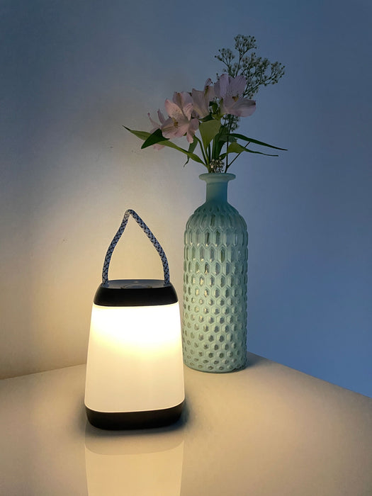 KI-generiertes Bild,LED Camping-Leuchte 12x9cm Schwarz Weiß tragbar Gartenlaterne Windlicht
