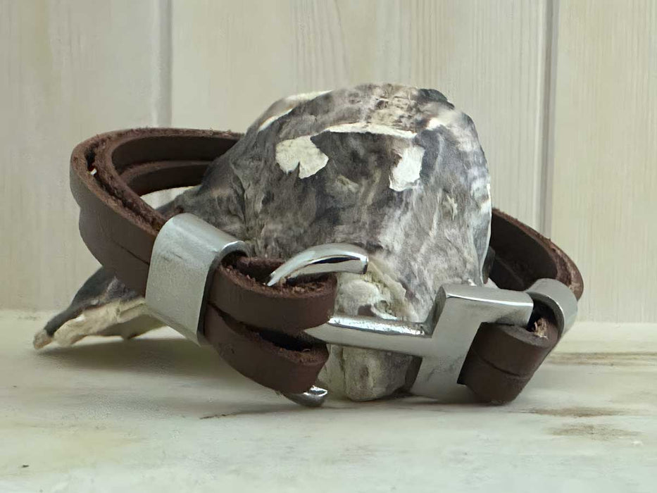 KI-generiertes Bild,Elegantes Unisex Lederarmband 23cm List Zweifach Anker Braun Silber Echtleder