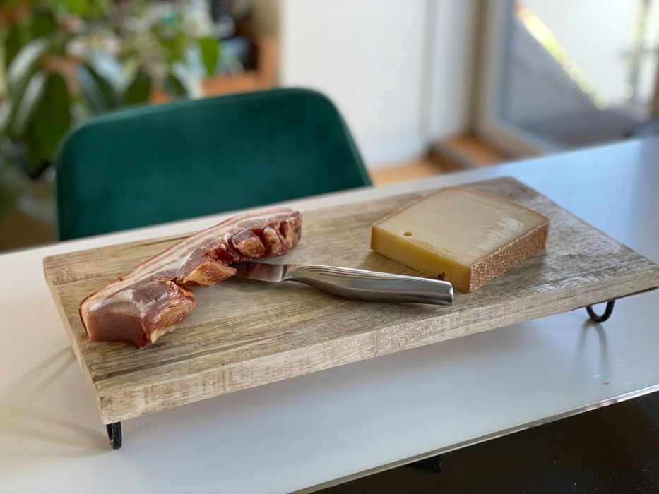 KI-generiertes Bild,Mango Holz Serviertablett 39x19cm Massiv 4 Füße Servierbrett Schneidebrett