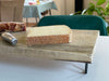 KI-generiertes Bild,Mango Holz Serviertablett 39x19cm Massiv 4 Füße Servierbrett Schneidebrett