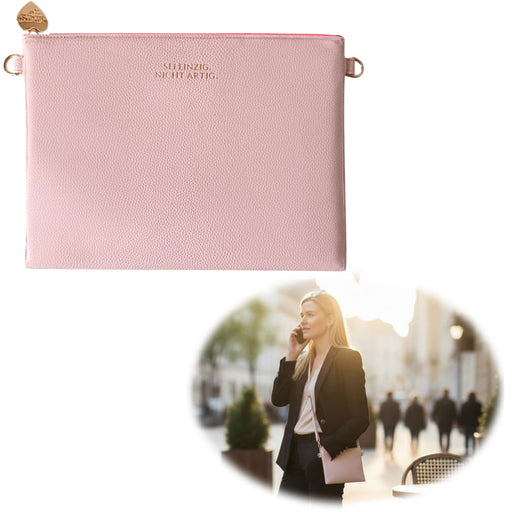 KI-generiertes Bild Mimi's Glow Clutch Lia Rosa 22cm PU Leder Haptik Handtasche Kosmetiktasche