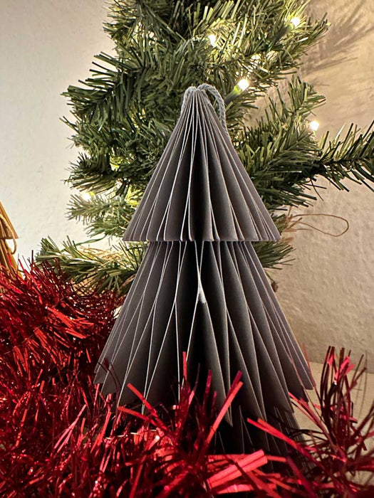 KI-generiertes Bild,2x Papier Tannenbaum Grau Braun 15cm Set Deko-Anhänger Weihnachten Baumschmuck