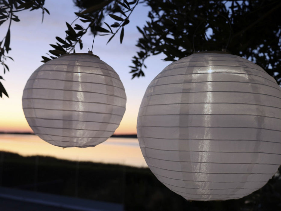 KI-generiertes Bild,Design Solar LED Lampion Weiß 30cm Lichtsensor Nylon Gartenlaterne Hängelampe