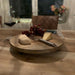 KI-generiertes Bild,Mango Holz Serviertablett 30cm Rund Massiv 4 Füße Rund Servierbrett Schneidebrett
