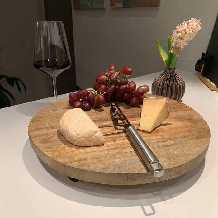 KI-generiertes Bild,Mango Holz Serviertablett 30cm Rund Massiv 4 Füße Rund Servierbrett Schneidebrett