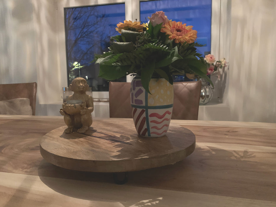 KI-generiertes Bild,Mango Holz Serviertablett 30cm Rund Massiv 4 Füße Rund Servierbrett Schneidebrett