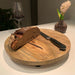 KI-generiertes Bild,Mango Holz Serviertablett 30cm Rund Massiv 4 Füße Rund Servierbrett Schneidebrett