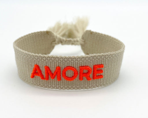 KI-generiertes Bild,Canvas Statement Armband Amore ?? Beige Quasten besticktes Webarmband