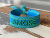 KI-generiertes Bild,Canvas Statement Armband Amore ?? Blau Grün Quasten besticktes Webarmband