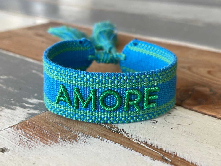 KI-generiertes Bild,Canvas Statement Armband Amore ?? Blau Grün Quasten besticktes Webarmband