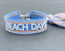 KI-generiertes Bild,Canvas Statement Armband Beach Days Quasten besticktes Webarmband