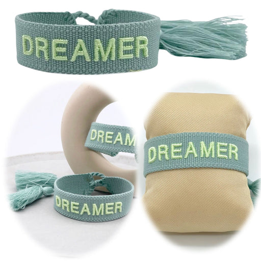 KI-generiertes Bild Canvas Statement Armband Dreamer Grün Salbei Quasten besticktes Webarmband