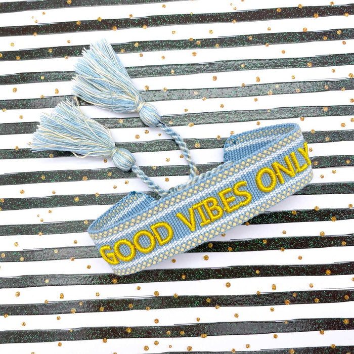 KI-generiertes Bild,Canvas Statement Armband Good Vibes Blau Quasten besticktes Webarmband