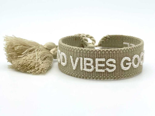 KI-generiertes Bild,Canvas Statement Armband Good Vibes Good Life Beige Weiß Quasten besticktes Webarmband