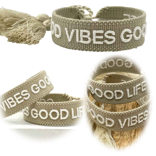 KI-generiertes Bild Canvas Statement Armband Good Vibes Good Life Beige Weiß Quasten besticktes Webarmband