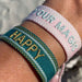 KI-generiertes Bild,Canvas Statement Armband Happy Petrol Grün Gold Quasten besticktes Webarmband
