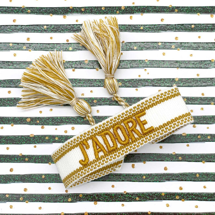KI-generiertes Bild,Canvas Statement Armband J'ADORE Gold Quasten besticktes Webarmband