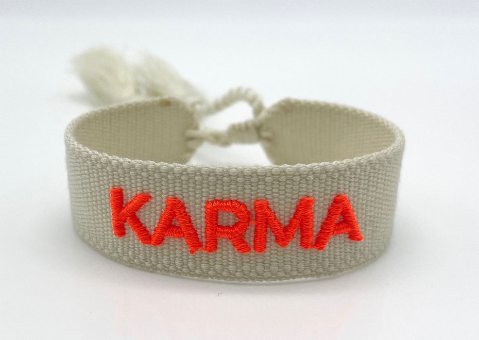 KI-generiertes Bild,Canvas Statement Armband Karma Beige Neon Quasten besticktes Webarmband
