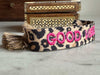 KI-generiertes Bild,Canvas Statement Armband Leo Good Vibes Leopard Pink Quasten besticktes Webarmband