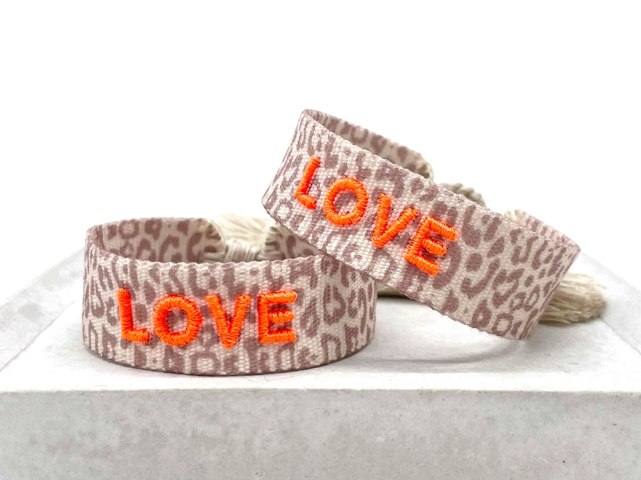 KI-generiertes Bild,Canvas Statement Armband Love Leo Leopard Neon Orange Quasten besticktes Webarmband