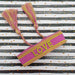 KI-generiertes Bild,Canvas Statement Armband Love Lila Grün Quasten besticktes Webarmband