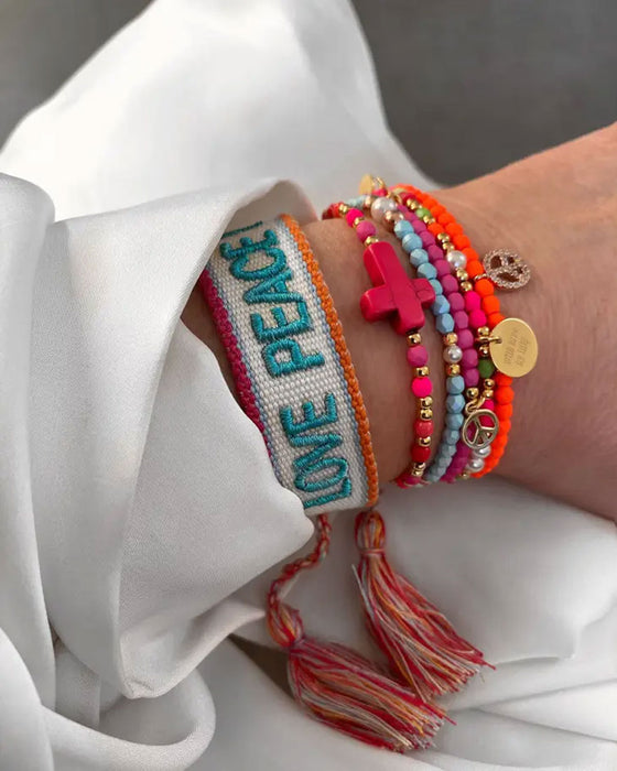 KI-generiertes Bild,Canvas Statement Armband Love Peace Happiness Quasten besticktes Webarmband