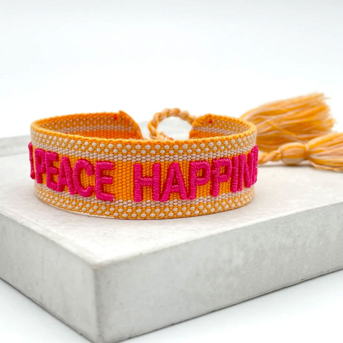 KI-generiertes Bild,Canvas Statement Armband Love Peace Happiness Quasten besticktes Webarmband